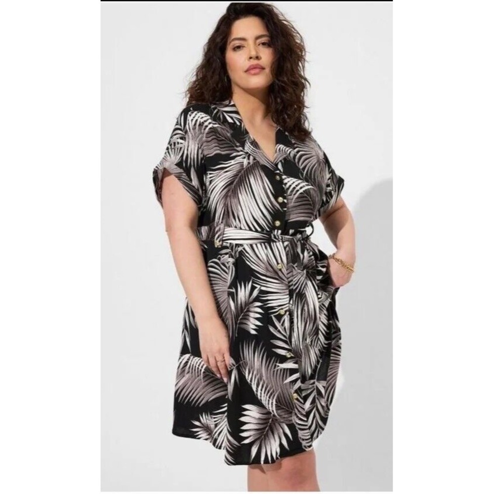 Torrid Dress Sz 1 (1X 14/16) Black White Button Front Collared Short Sleeve Palm